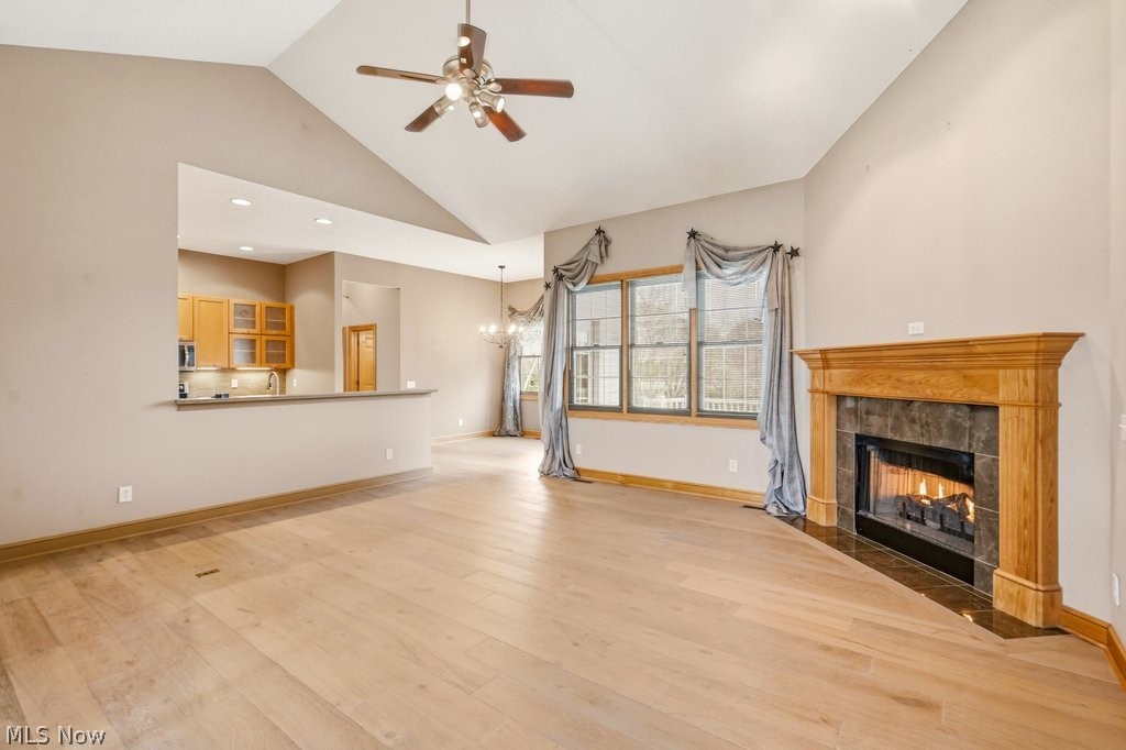 Villas/Saint James Place 02 - Residential