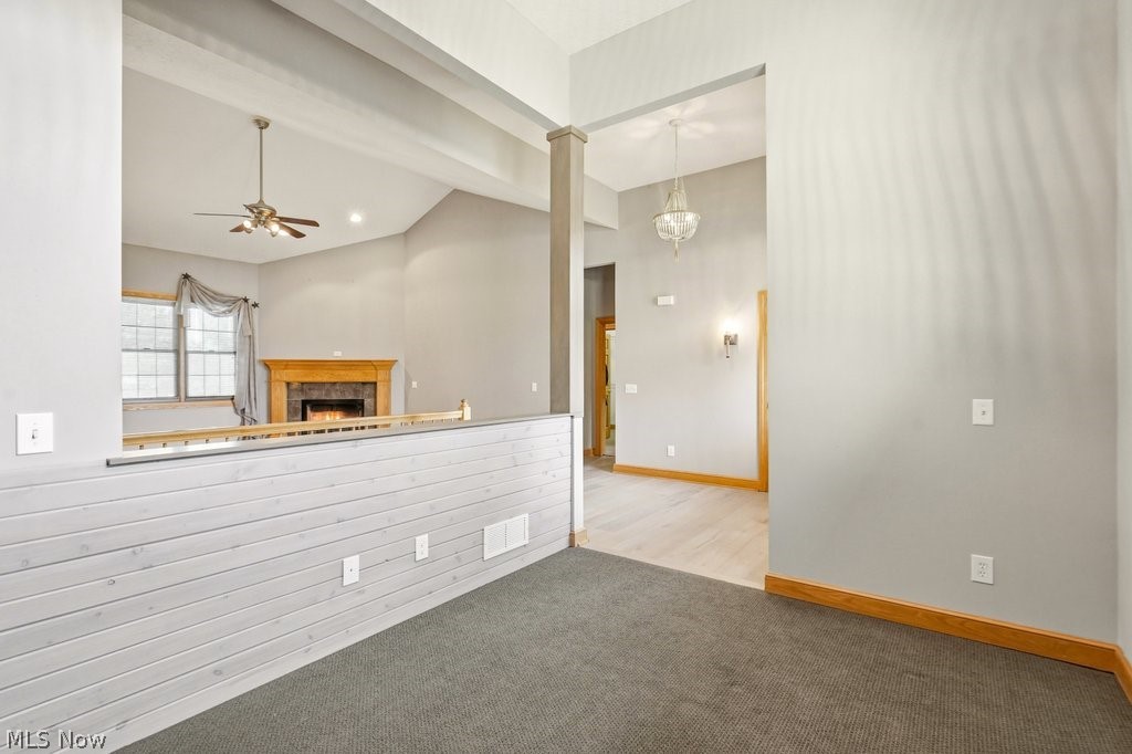 Villas/Saint James Place 02 - Residential