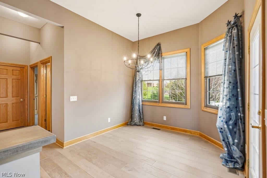 Villas/Saint James Place 02 - Residential