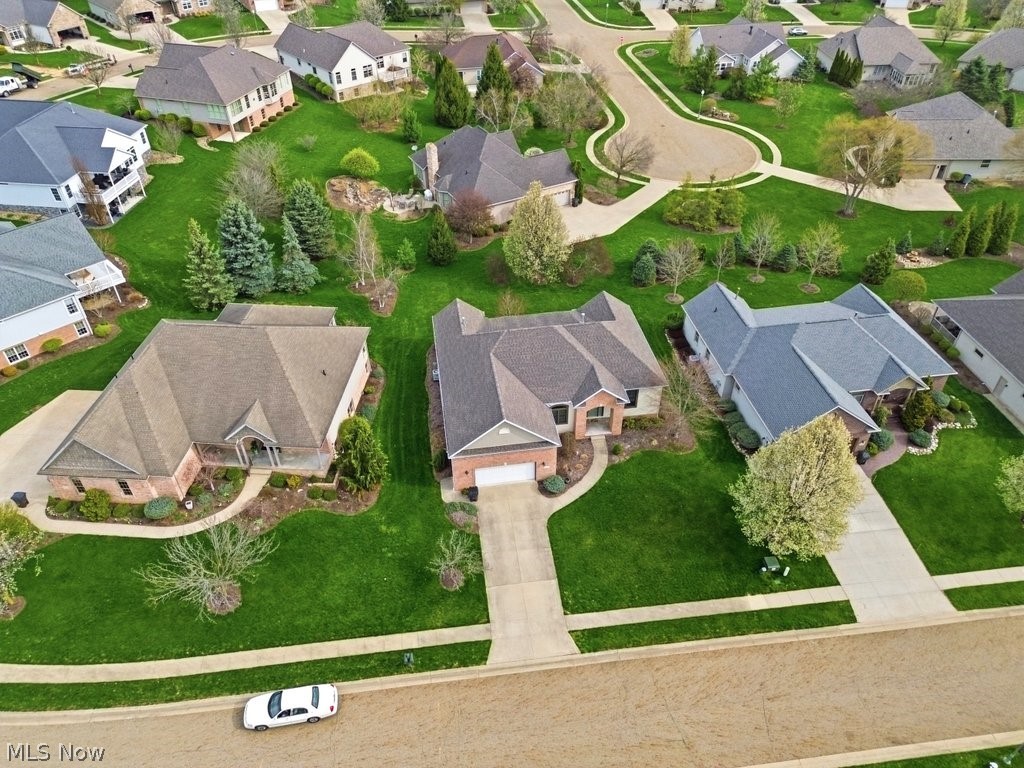 Villas/Saint James Place 02 - Residential