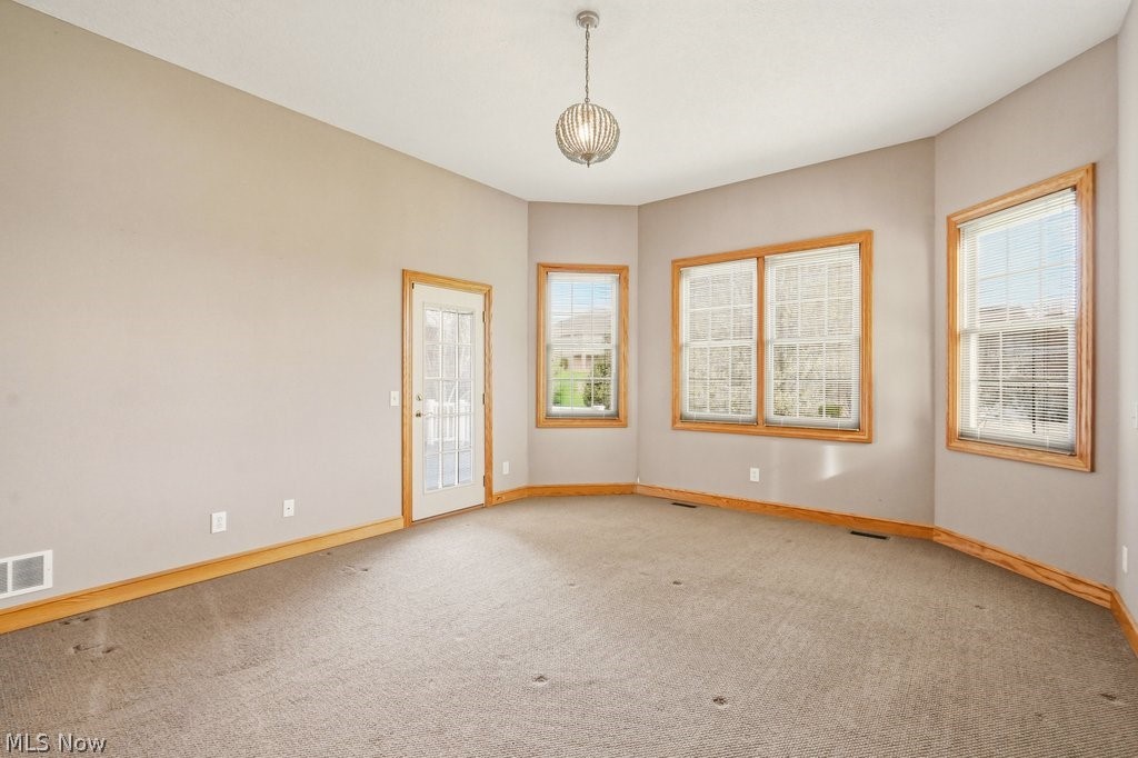 Villas/Saint James Place 02 - Residential