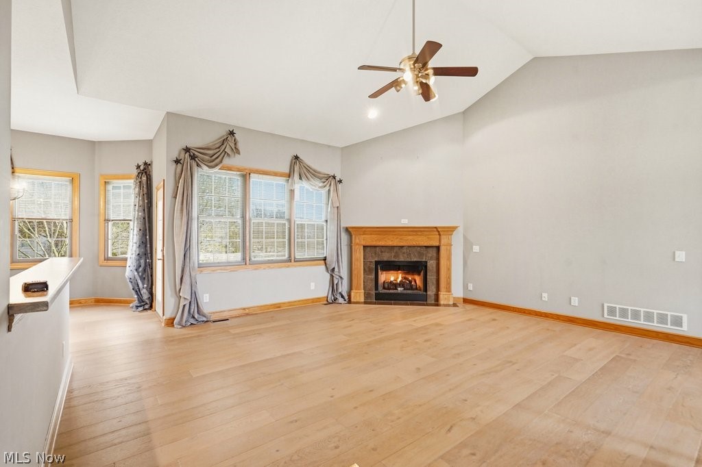 Villas/Saint James Place 02 - Residential