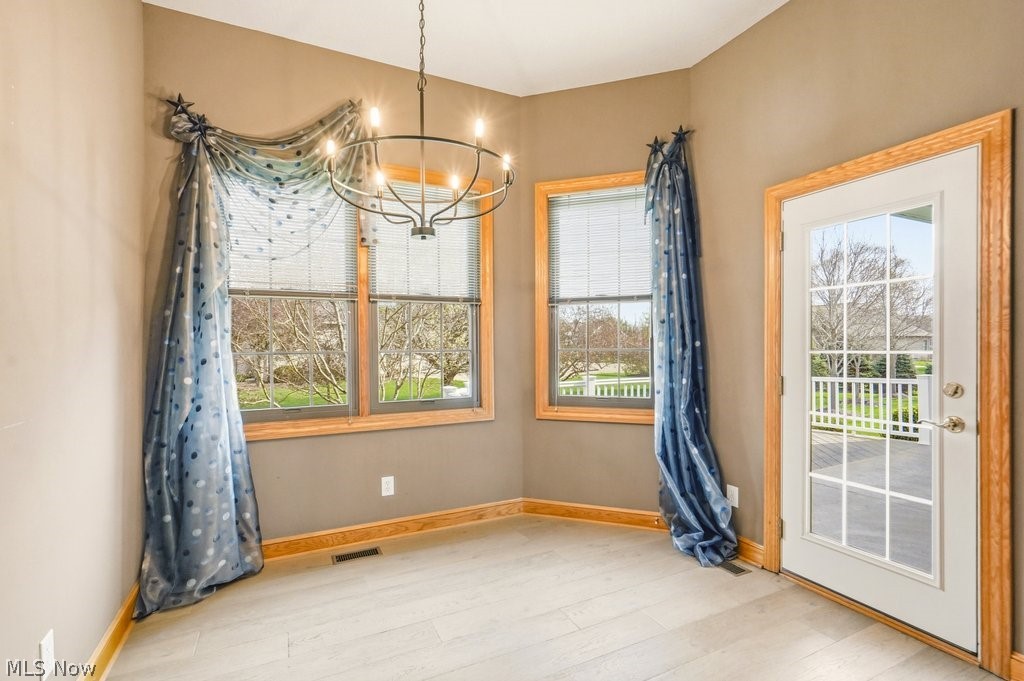 Villas/Saint James Place 02 - Residential