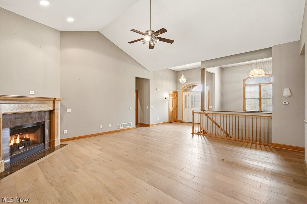 Villas/Saint James Place 02 - Residential