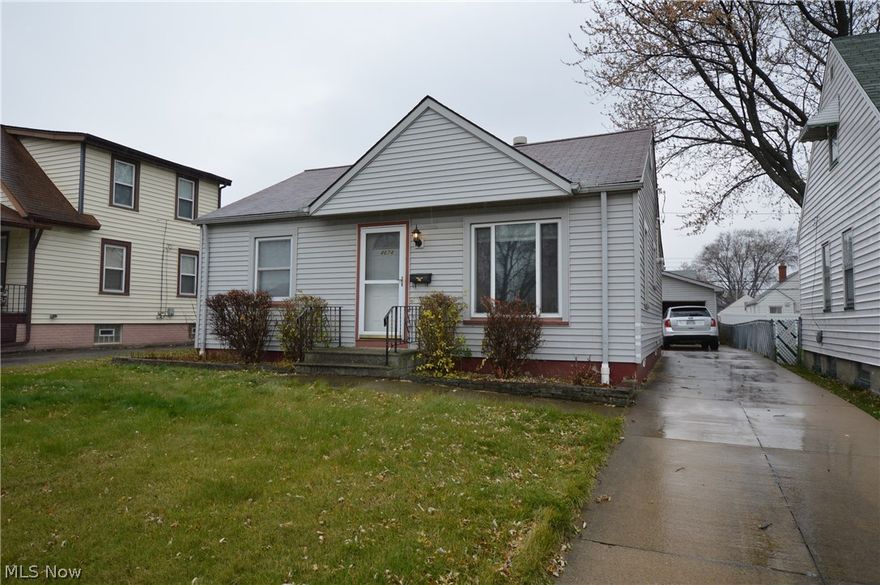 Excellent Kamm's Corner area investment opp! 2 bedroom 1 bath ranch with large eat in kitchen, living room AND family room plus oversized 3 car garage (2-car entrance plus 3rd for toys or storage). Price reflects work needed - ideally suited for an investor to buy AS IS and make improvements. House is very solid. Will need a furnace, carpet/paint/fixtures. Roof/siding/windows/driveway have been improved. Requires very little maintenance. Scoop this one up for your end of year portfolio! Home is winterized.