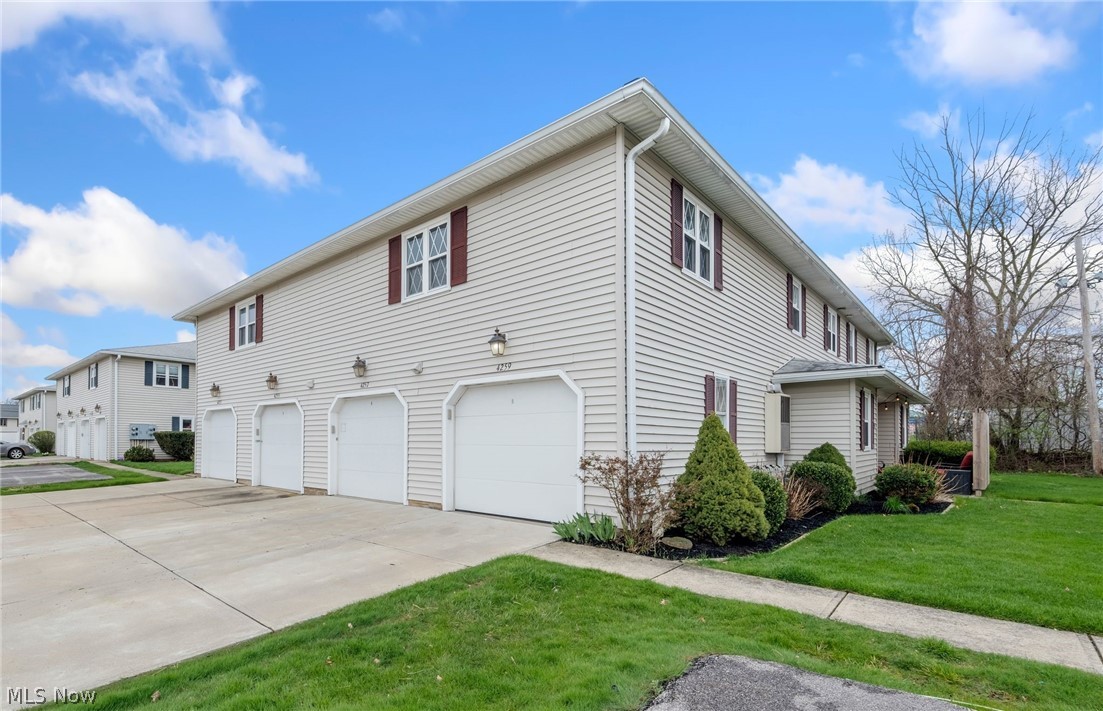 Royal Court Condos - Residential