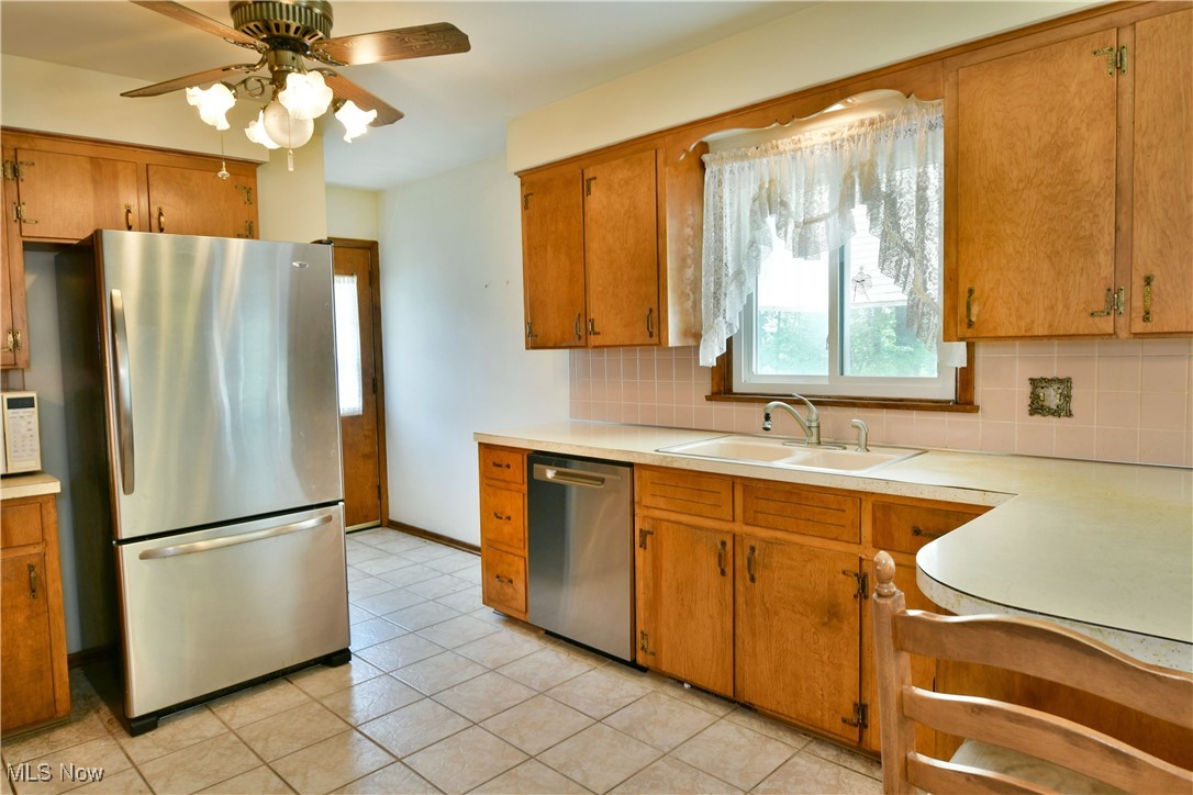 712 Hartzell Avenue, Niles, Ohio image 24