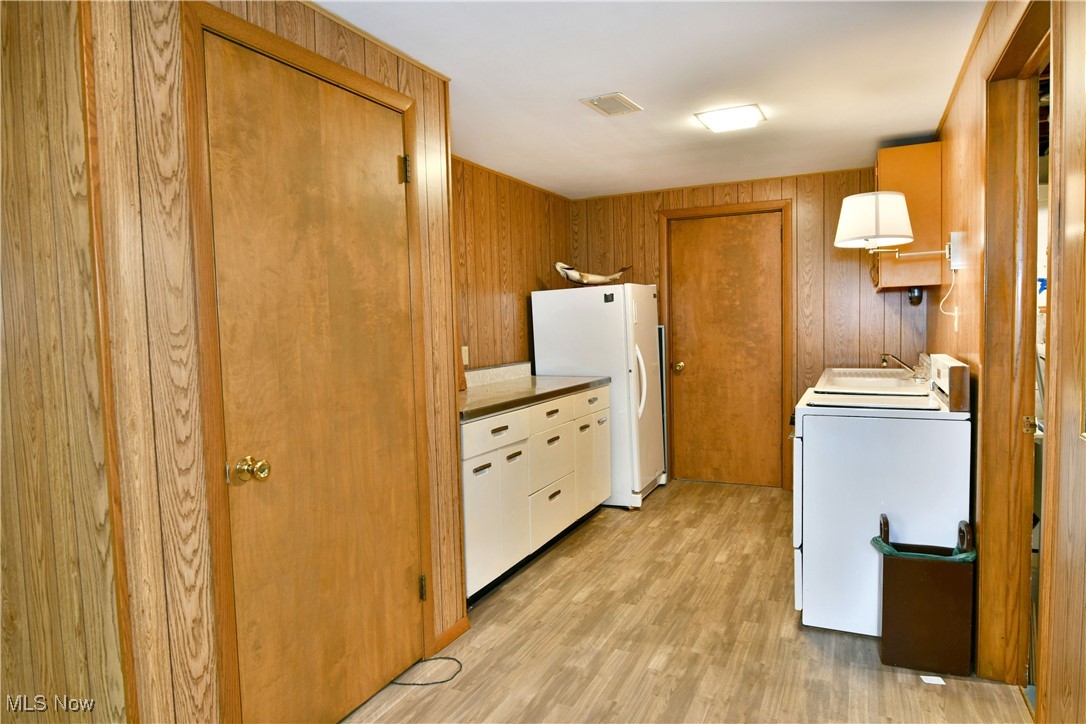 712 Hartzell Avenue, Niles, Ohio image 48
