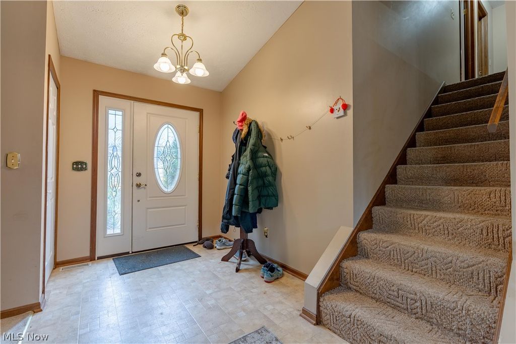 Photo of 6167 Redford Road NW, North Canton, OH 44720 (MLS # 5183162)