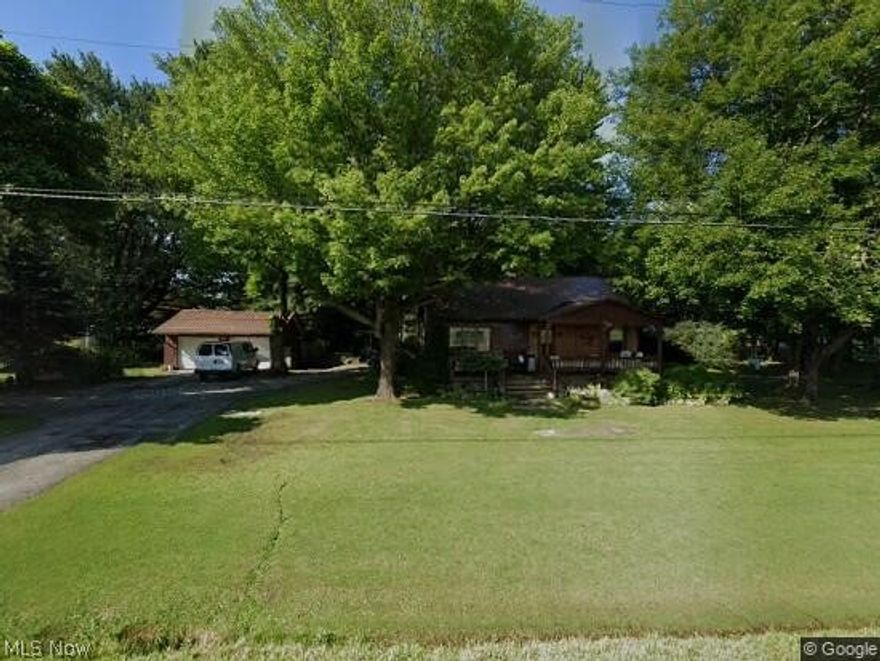 Rare fix and flip opportunity! This beautiful 1332 square foot, 3 bed/1 bath property will definitely not last at this price.