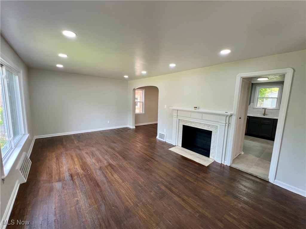 887 Yellowstone Road, Cleveland Heights, Ohio image 4