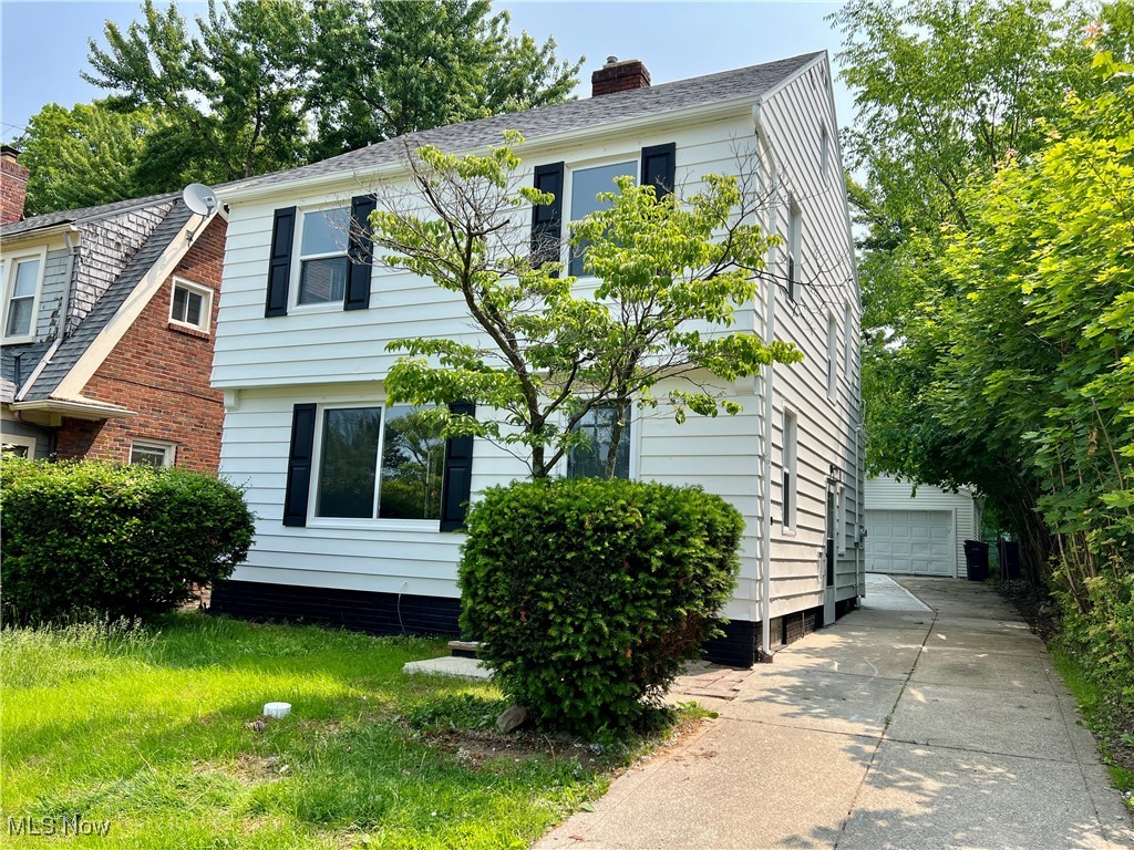 887 Yellowstone Road, Cleveland Heights, Ohio image 2