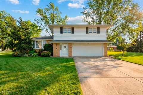 Photo of 7257 Barton Circle, Parma, OH 44129 (MLS # 5178373)