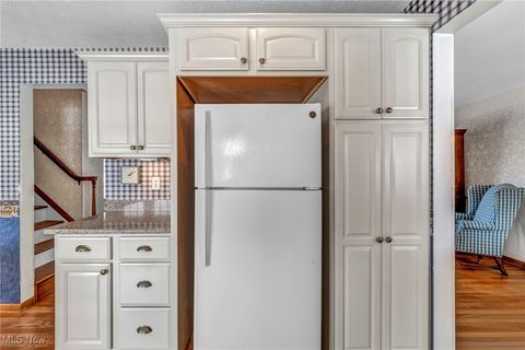 Tiny photo for 7257 Barton Circle, Parma, OH 44129 (MLS # 5178373)