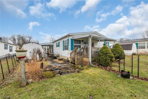 Tiny photo for 140 Luxor Lane, Amherst, OH 44001 (MLS # 5180914)