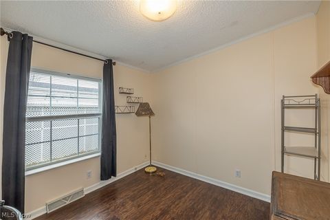 Tiny photo for 140 Luxor Lane, Amherst, OH 44001 (MLS # 5180914)