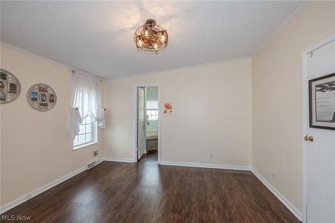 Tiny photo for 140 Luxor Lane, Amherst, OH 44001 (MLS # 5180914)