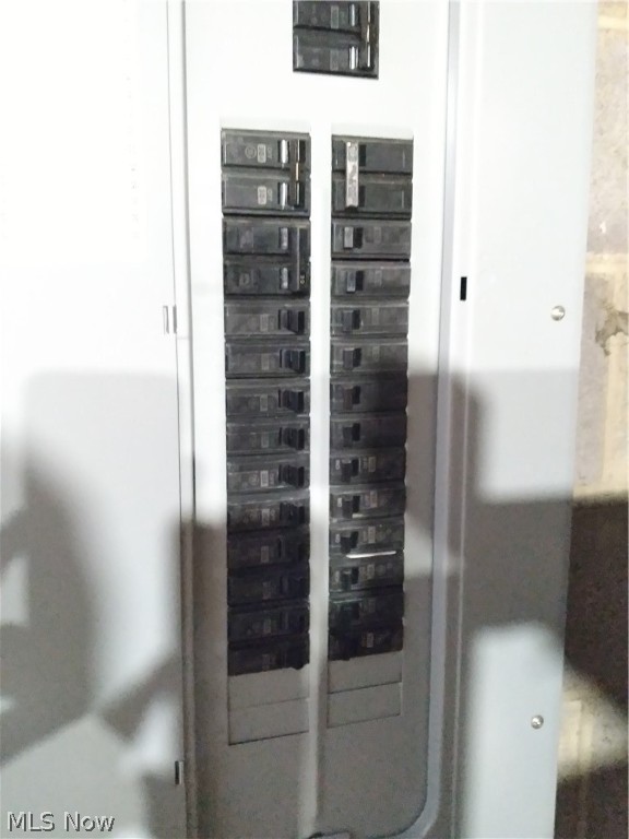 Hallmark Manor 01 - Residential