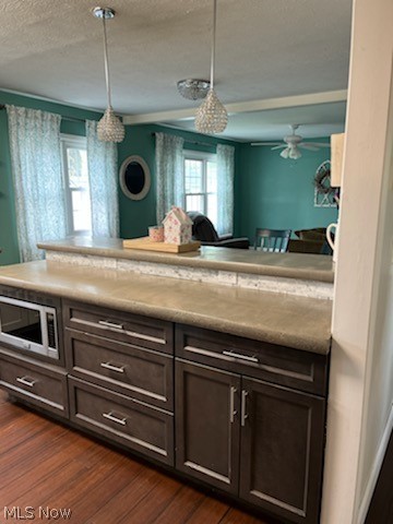 Hallmark Manor 01 - Residential