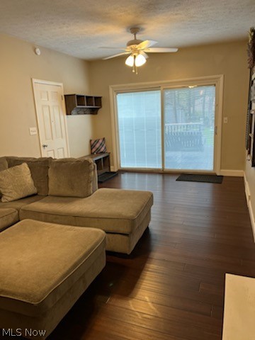 Hallmark Manor 01 - Residential