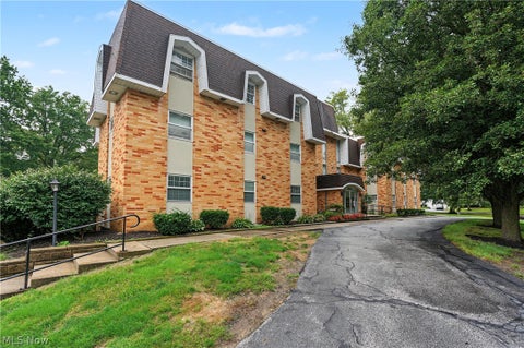 Tiny photo for 924 Memorial Parkway #104, Akron, OH 44303 (MLS # 5244738)