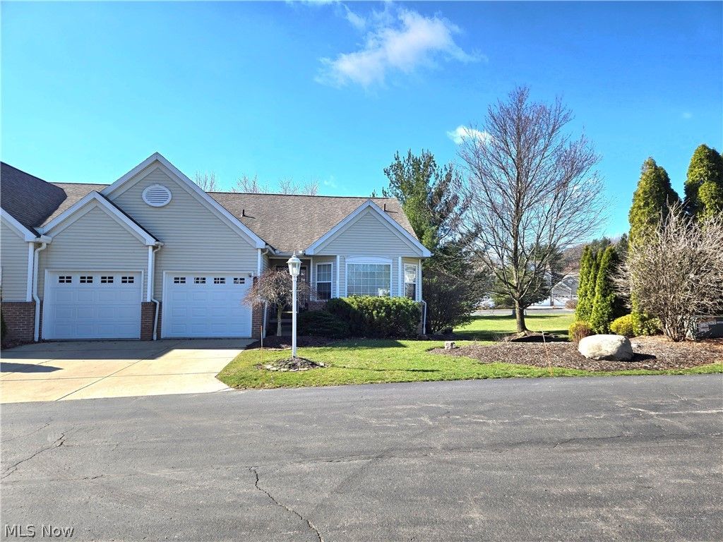 Photo of 1470 Camden Ridge Boulevard #42, Green, OH 44312 (MLS # 5190797)