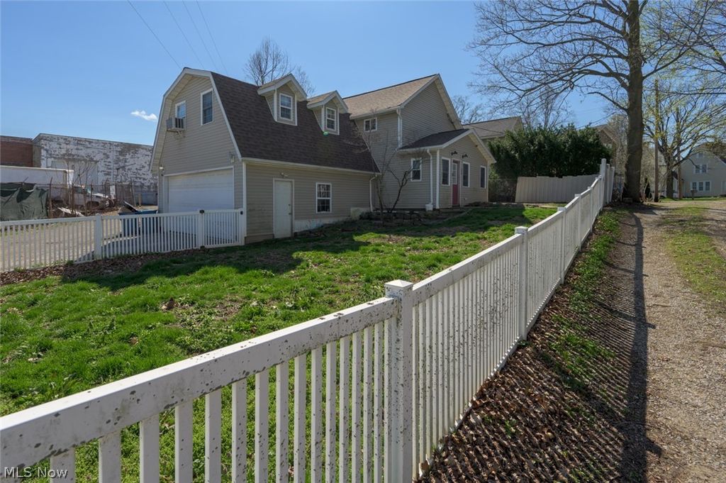 Photo of 204 S Prospect Avenue, Hartville, OH 44632 (MLS # 5200168)