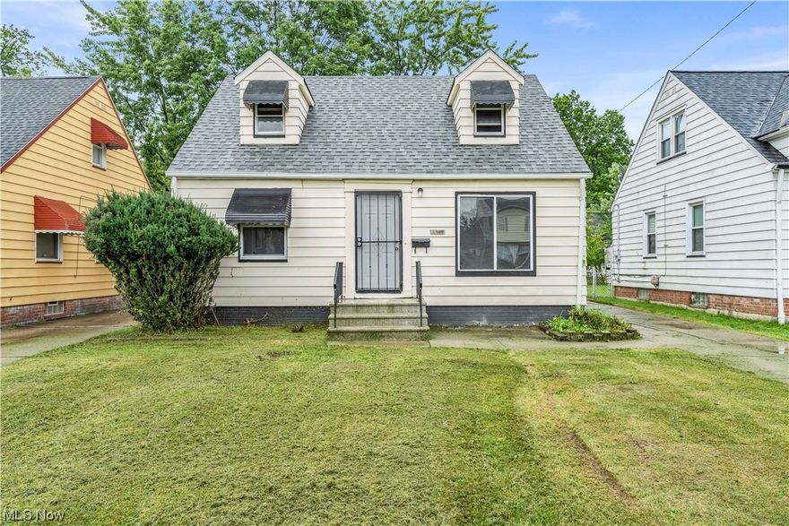 5479 Hollywood Ave Maple Heights - Spacious 3 bed 1 1/2 bath home! //

$1200 rent / $1200 deposit //
$49 application fee per adult //
NO SMOKING //
1 time $149 non-refundable set up fee paid at lease signing //

*** MOVE-IN DATE 30-60 DAYS OUT TO ACCOMMODATE REQUIRED CITY COMPLIANCE WITH CITY OF MAPLE HTS. - MOVE-IN DATE TBD, NO EXCEPTIONS. *** //

$30/month required resident benefit package; can include personal property/liability insurance for an additional $5/month for $35/month total. //

All applicants are required to fill out a PetScreening application, found on our website/app before being processed. Even if you have NO pets - this app must be filled out. 1-2 pets OK w/ approved PetScreening & PetFee (Some breed restrictions apply). 1 time, non-refundable pet fee of $200-500 per animal applies to all pets & must be paid prior to or when you pay your 1st month rent. (No fee for qualified assistance animals) //

Our application is processed through secure site: Findig