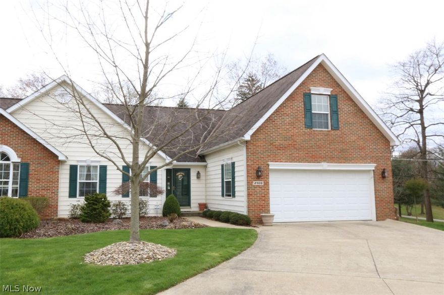 Quality throughout in this elegant Kemble built 1 1/2 story condo.  Beautifully decorated & maintained.  Nothing to do but move in. Stainless steel appliances, 2  lg. walk-in closets, pantry & all-season sun room with great view.  Great lot location at the end of the cul-de-sac with private deck.   Newer carpet , new garage door opener. Prime Condo location, close to all north-end amenities.  $200 per month association fee takes care of lawn care, snow removal &  trash pick-up as well as most outside maintenance.   Don't let this one get away! It is "picture perfect".