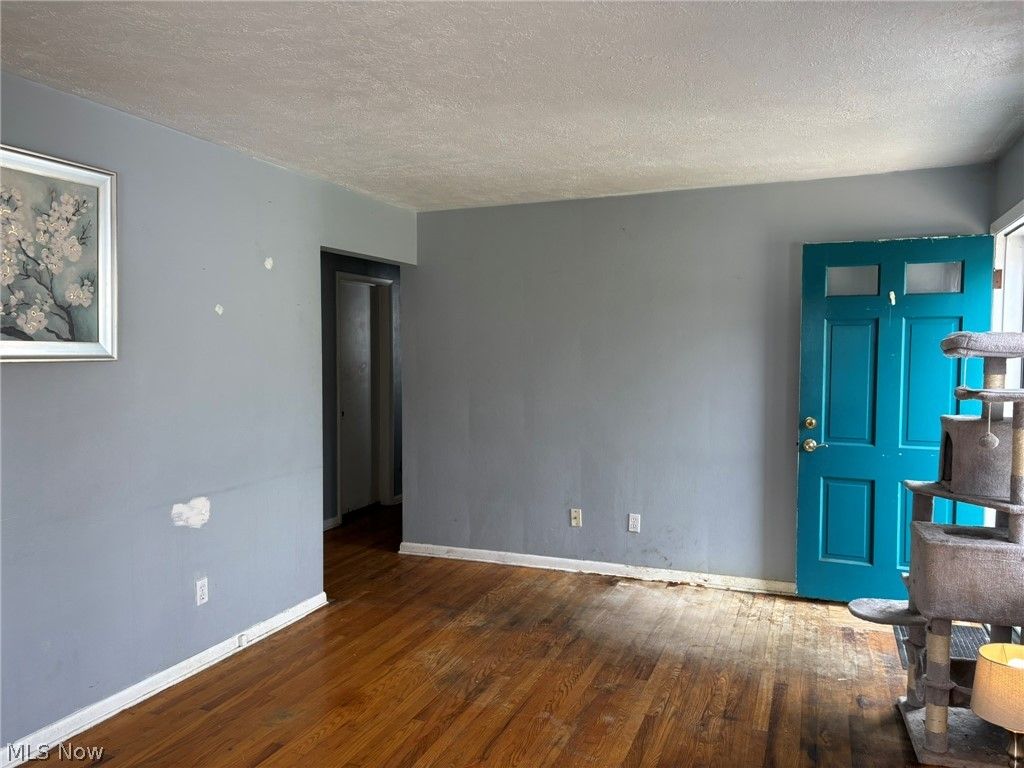 Photo of 894 S Main Street, Amherst, OH 44001 (MLS # 5193729)