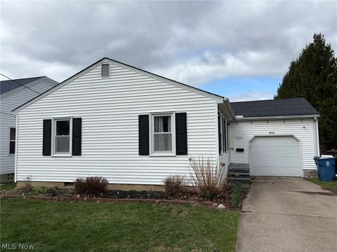 Homes For Sale - 894 S Main Street<br/> Amherst, OH 44001