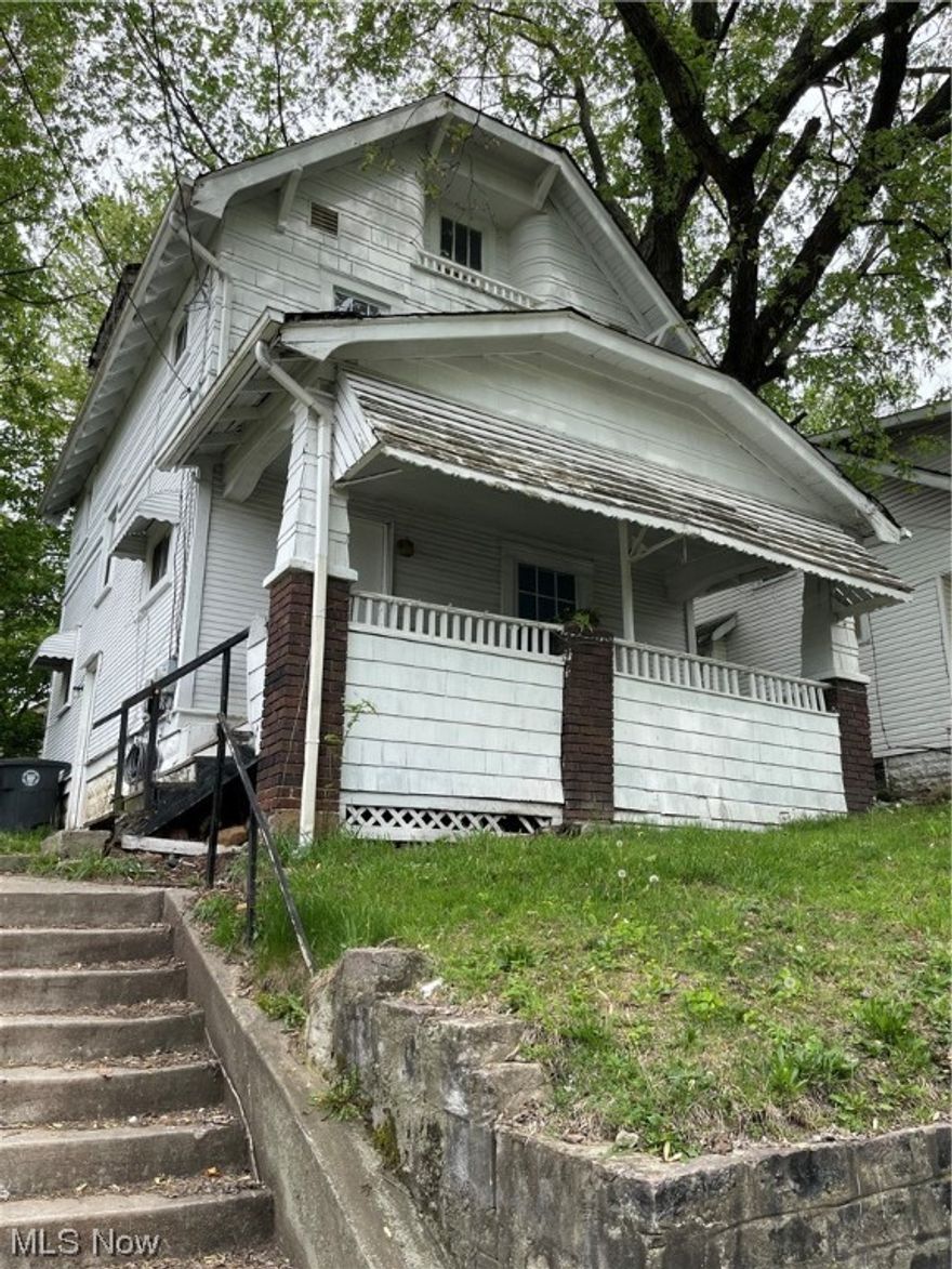 3 Bedroom single family home near University of Akron possible 4th bedroom in attic. Off street parking No Appliances, tenant pays all utilities. Security Deposit Required. Qualifications: 3x1 Income ratio No evictions (5 Years), 600+ Credit Score, Clear Criminal History. Single Family Home Rentals require an additional h2o security deposit. All applicants must submit to Snyder and Snyder back ground-check. $25 non refundable fee per adult