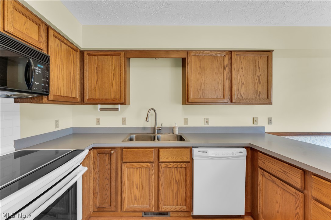 English Lakes Condo - Residential