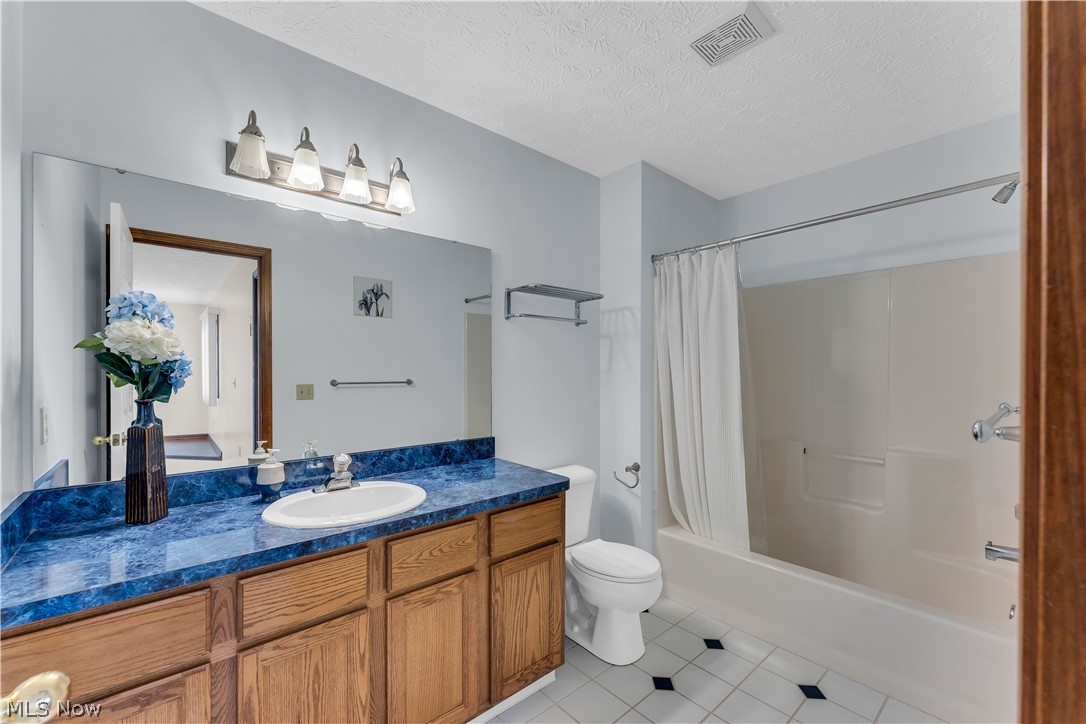 English Lakes Condo - Residential