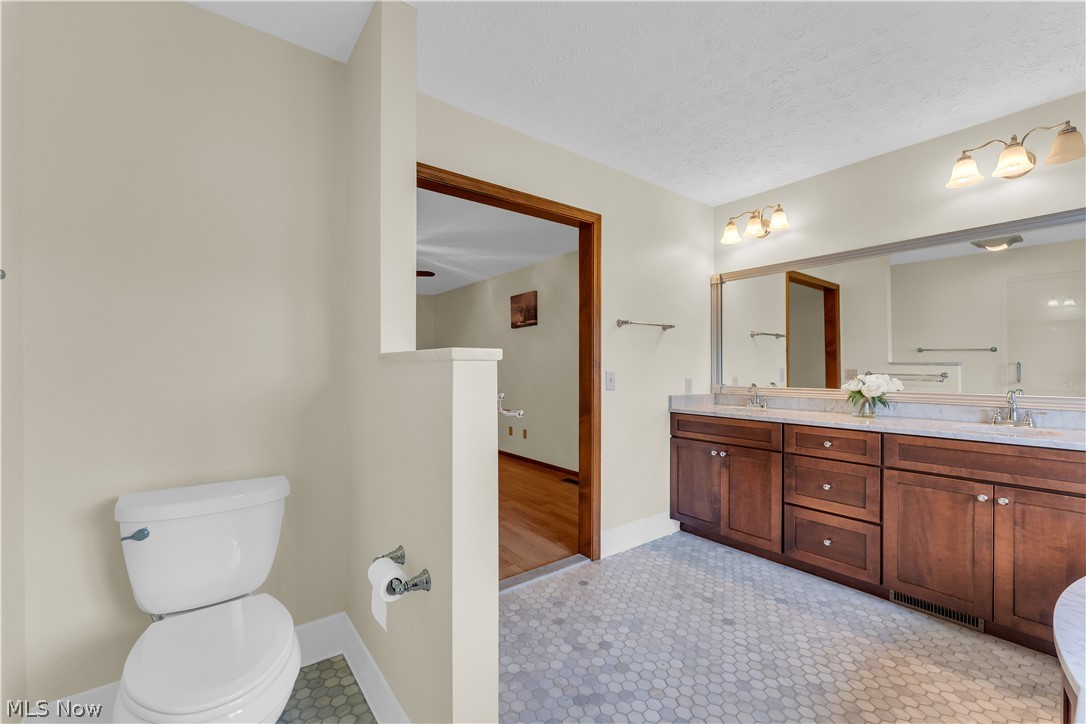 English Lakes Condo - Residential