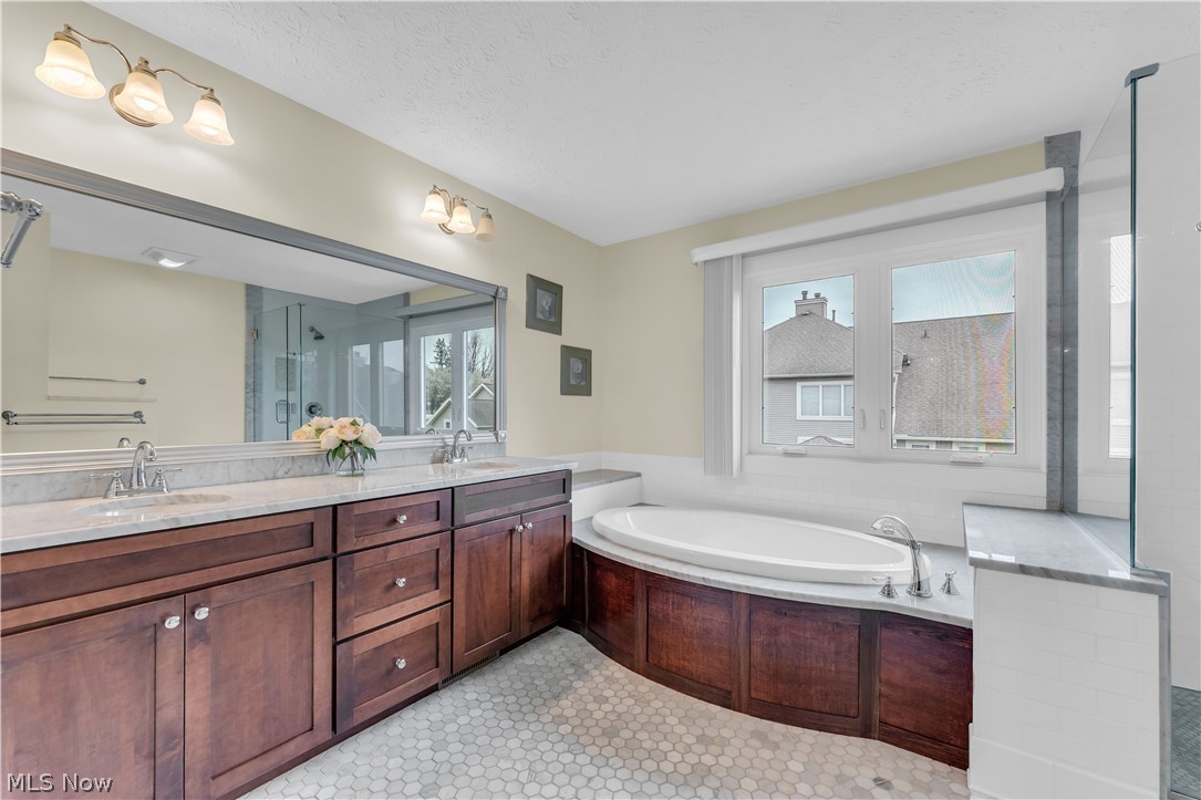 English Lakes Condo - Residential