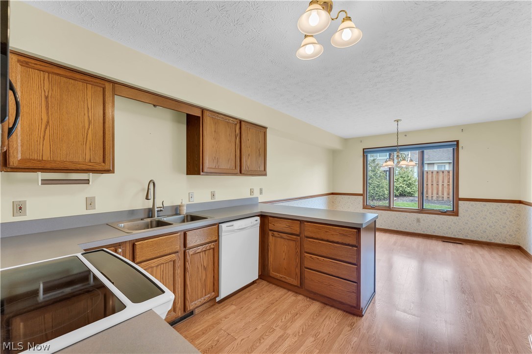 English Lakes Condo - Residential