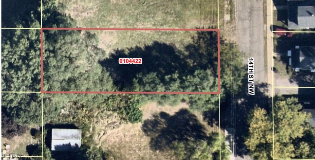 Photo of 236 14th Street NW, Barberton, OH 44203 (MLS # 5165897)