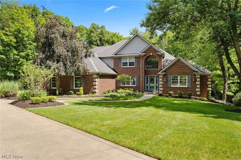 Homes For Sale - 1473 Ridgemont Trail<br/> Hinckley, OH 44233
