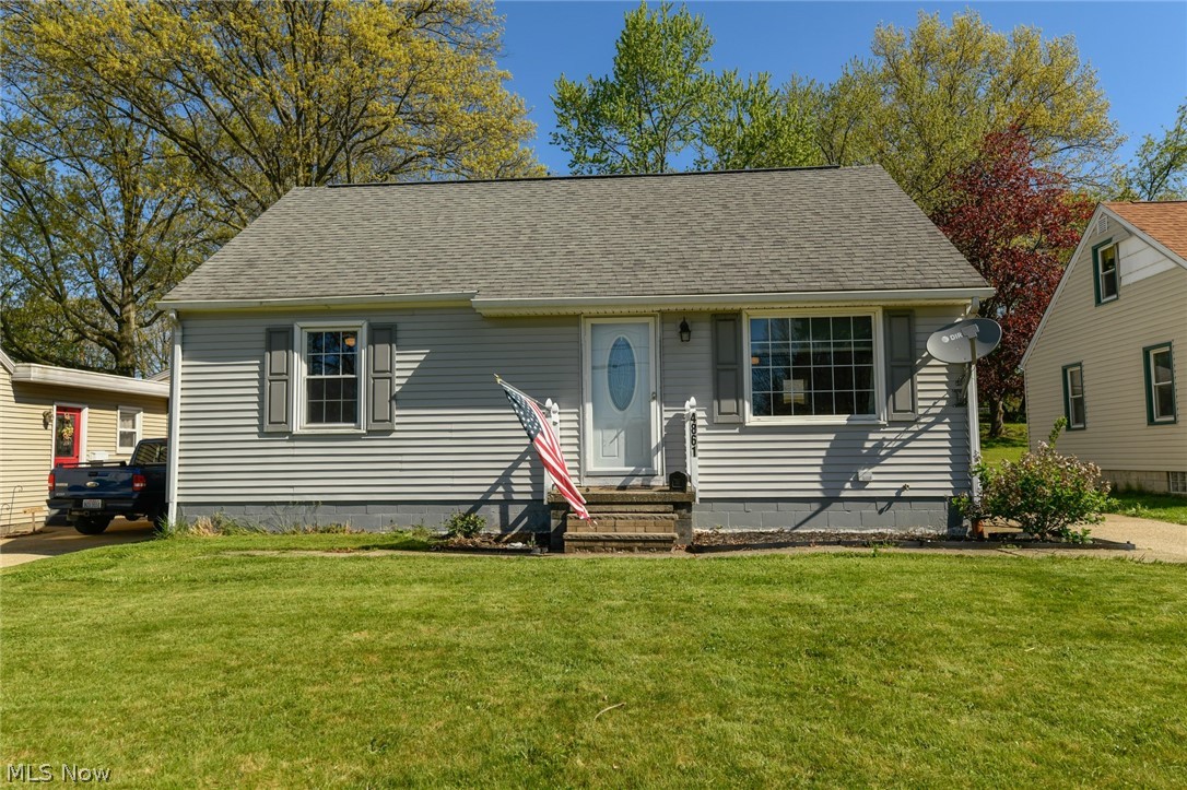 Great four bedroom cape cod in Perry School district, Perry Township. Close to shopping, schools, churches, restaurants and more. Family friendly neighborhood. Furnace replaced in 2020 hot water replaced 2018. Newer glass block windows in the finished basement. Newer stainless kitchen appliances. Wooden deck built in 2020.
Seller and agent related.