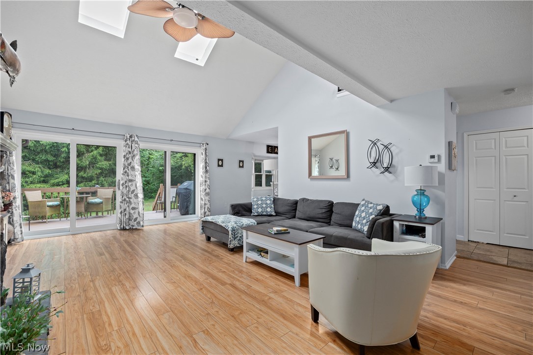 875 Hampton Circle 3