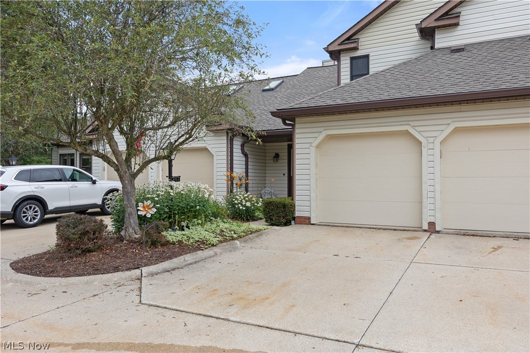 875 Hampton Circle 3