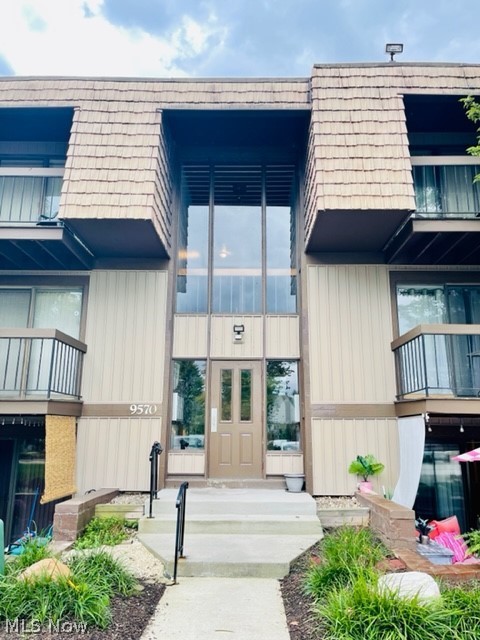 Here's your opportunity to own a home in the most sought after condo development in North Royalton. Welcome to Sunrise Condo's! This cute, well loved condo is conveniently located on the ground floor. The walk out patio is the perfect spot to start your day with a cup of coffee. The spacious living room has plenty of space to relax and unwind on the weekend. The remodeled kitchen will be the envy of all your friends when they come over for a party! The large bedroom has double closets to accommodate all of your wardrobe. The remodeled bathroom is spacious and bright! Having in suite laundry is just the icing on the cake! New flooring, lighting, bath fixtures and paint throughout!. Make your appointment to see this remodeled condo today before it's gone!