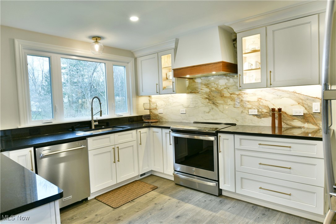 1567 Woodhill Circle, Warren, Ohio image 17