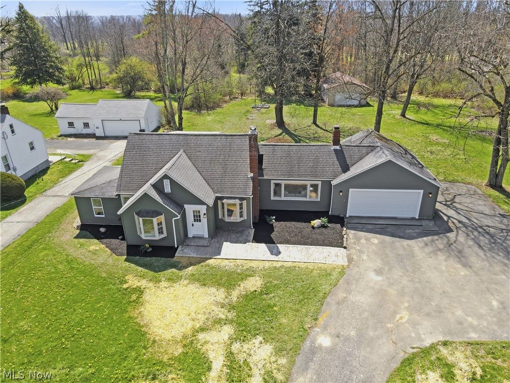 Photo of 5606 Mount Everett Road, Hubbard, OH 44425 (MLS # 5200679)