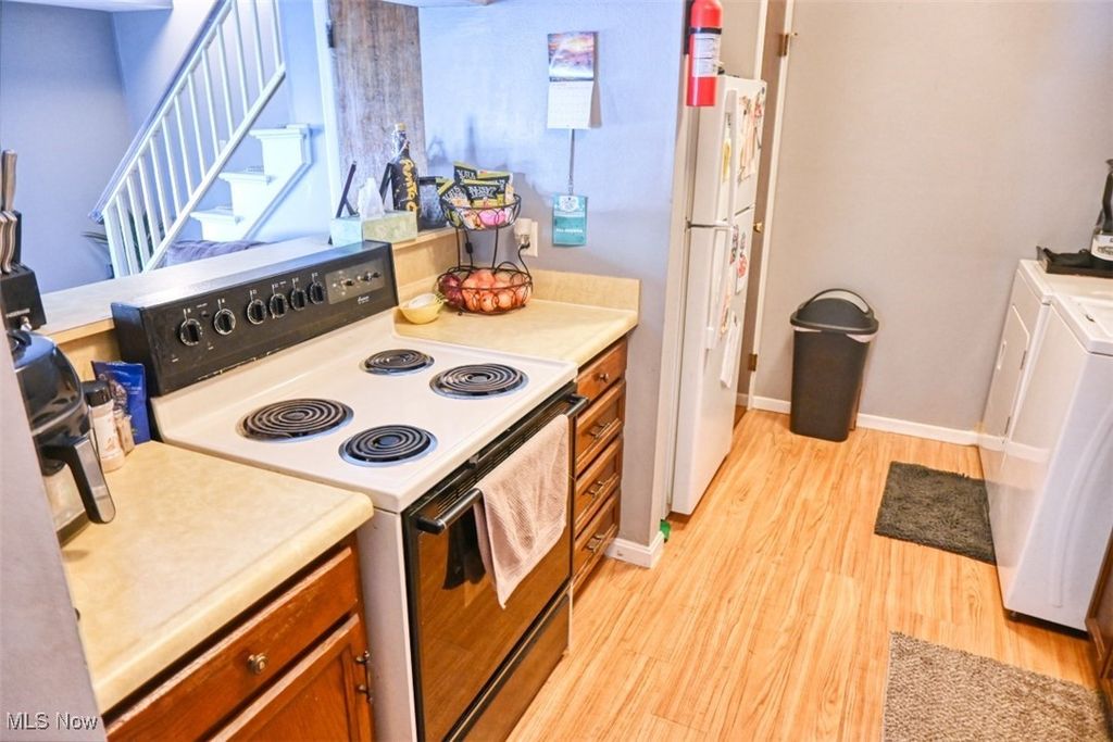 Photo of 285 Ivy Hill Lane #B-18, Medina, OH 44256 (MLS # 5179005)