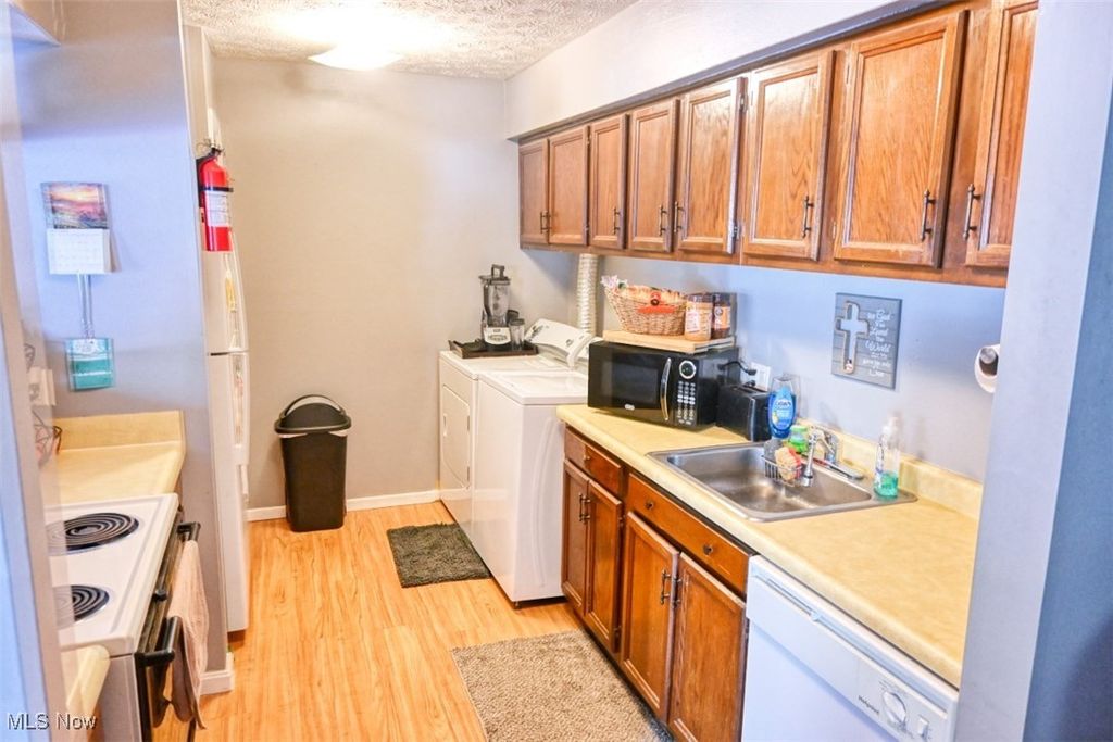 Photo of 285 Ivy Hill Lane #B-18, Medina, OH 44256 (MLS # 5179005)