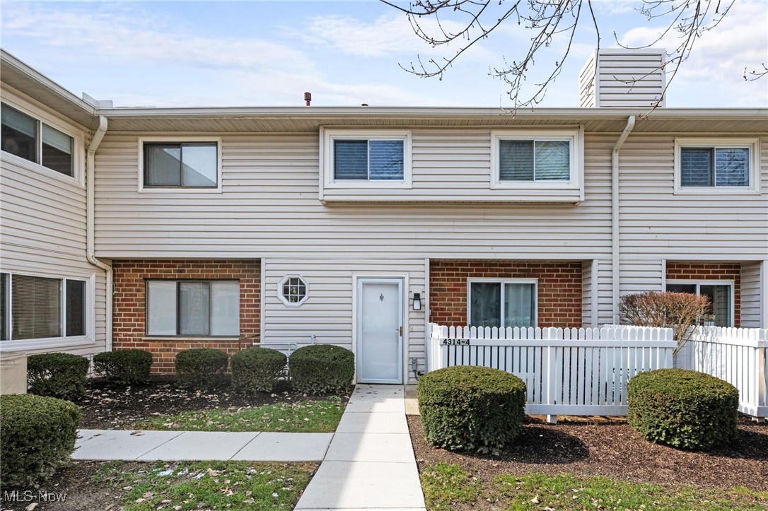 4314 Hyde Park #4, North Olmsted, Ohio image 1