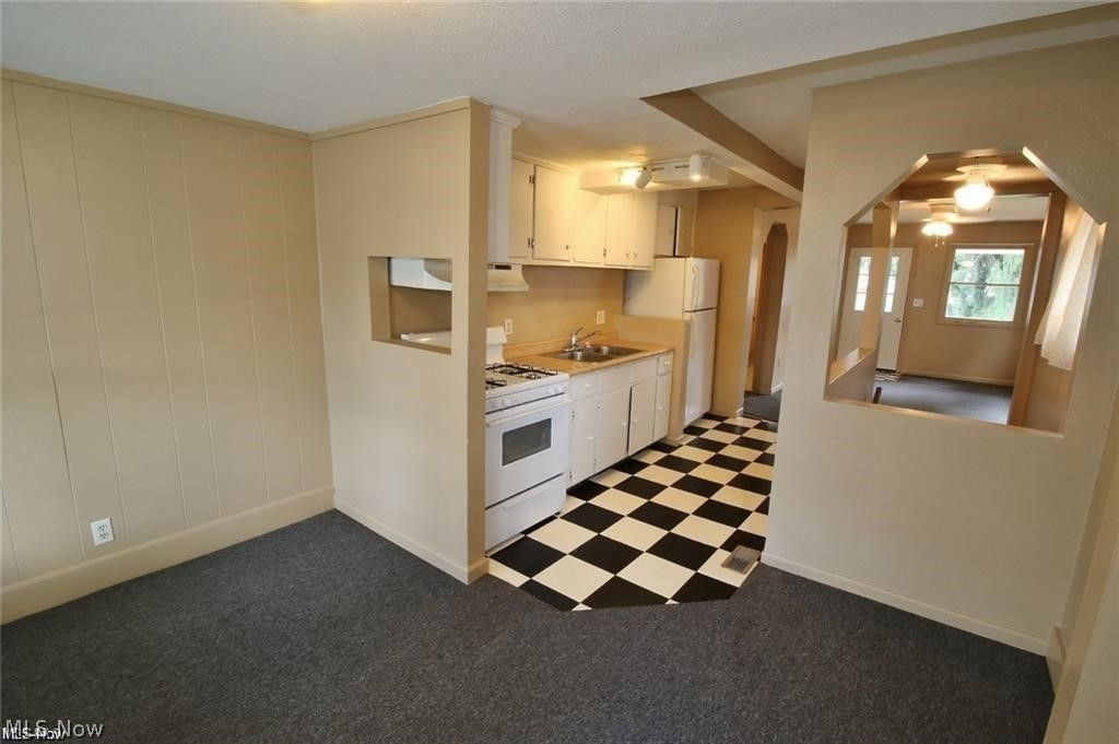 Photo of 39 W 2nd Street #C, Frazeysburg, OH 43822 (MLS # 5190039)