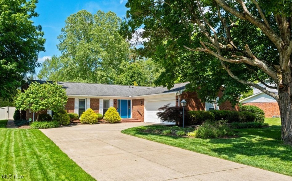 102 Iroquois Drive, Marietta, Ohio image 1